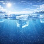 Por que o gelo flutua na água?